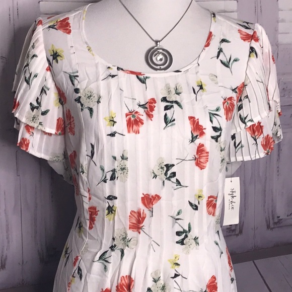 Style & Co. Tops - New Style & Co size 1X 2X Spring Floral Top dre 👗